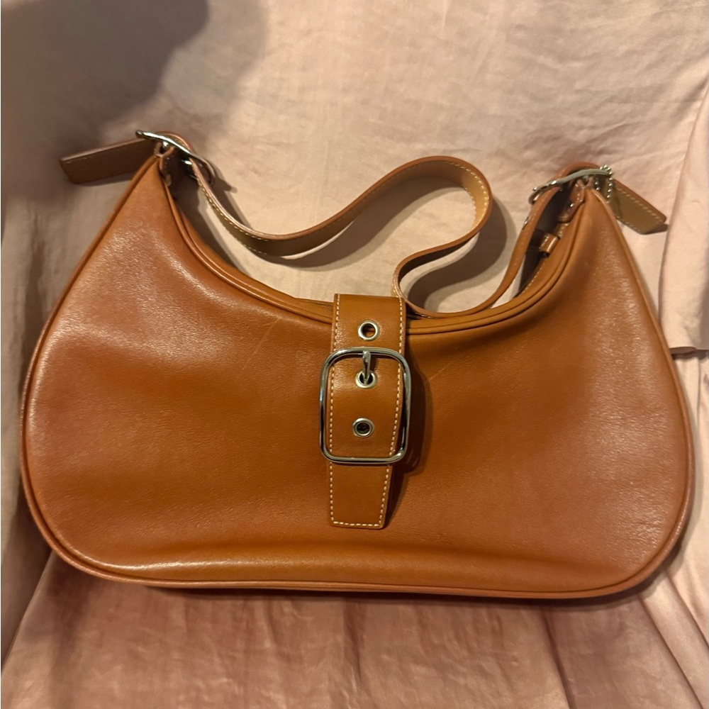 Vintage Coach Brown Leather Shoulder Bag – Classic Timeless Design